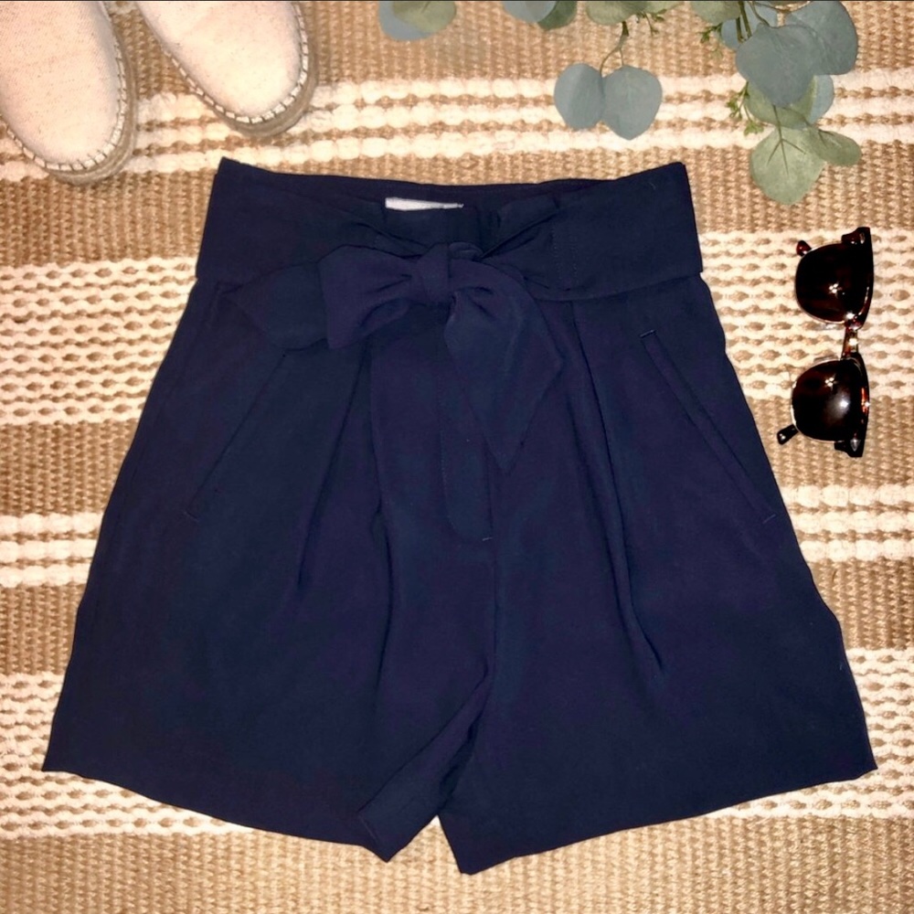 🎀H&M Navy Bow Shorts